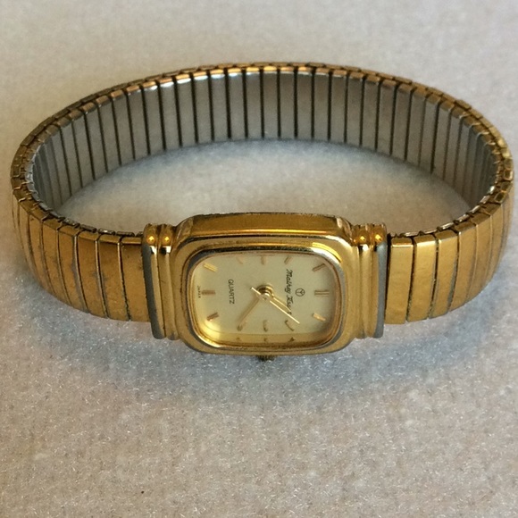 FINAL SALE PRICE Vintage 5 Piece Watch Set - Picture 4 of 9